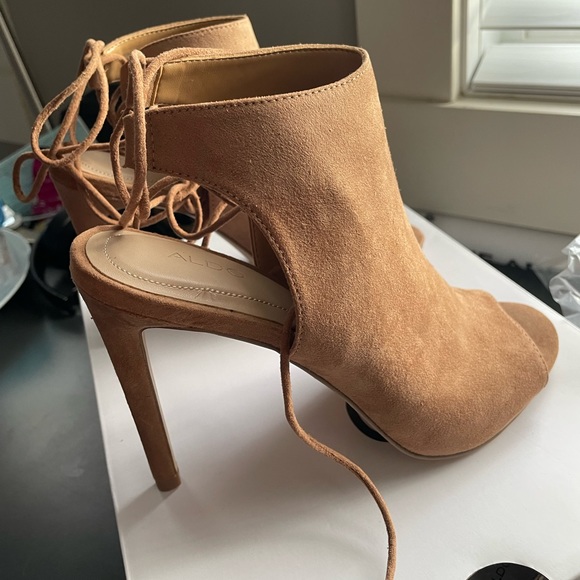 ALDO Booties with ankle tie - Picture 4 of 9
